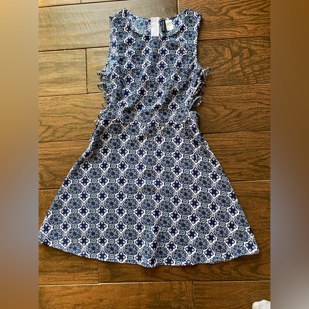 Blue and White Patterned Top